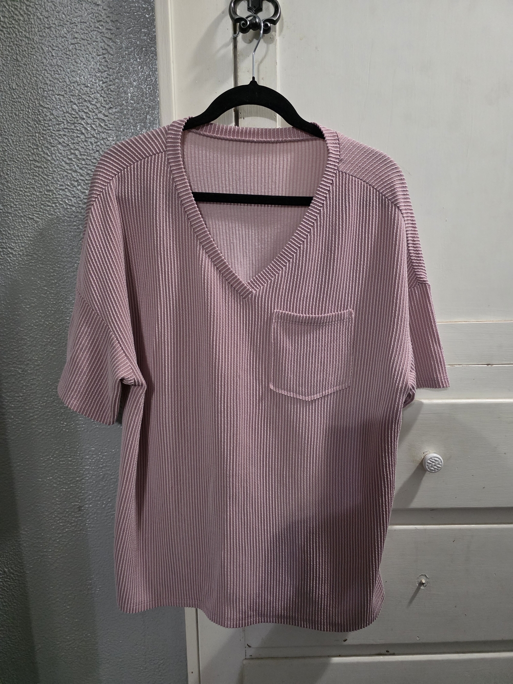Source Unknown Light Pink Ribbed V-Neck Short Sleeve Top with Pocket